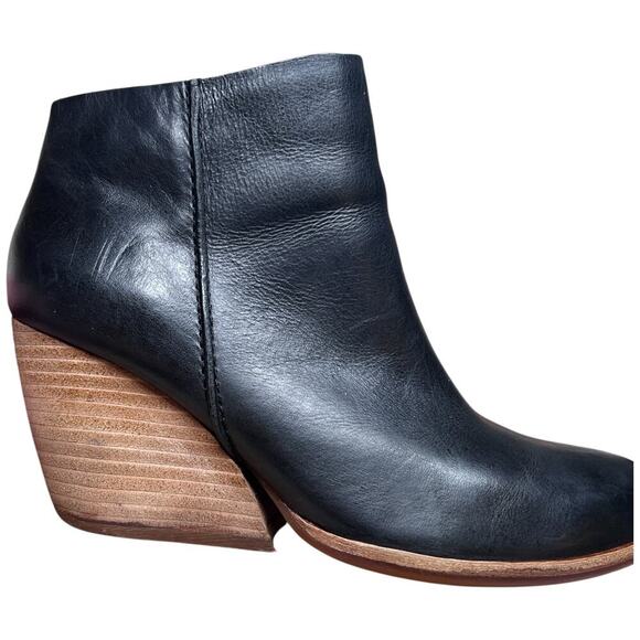 KORK-EASE Natalya Women's Size 7.5 Black Ankle Boots Soft Leather Zip Up Comfort - Picture 7 of 12